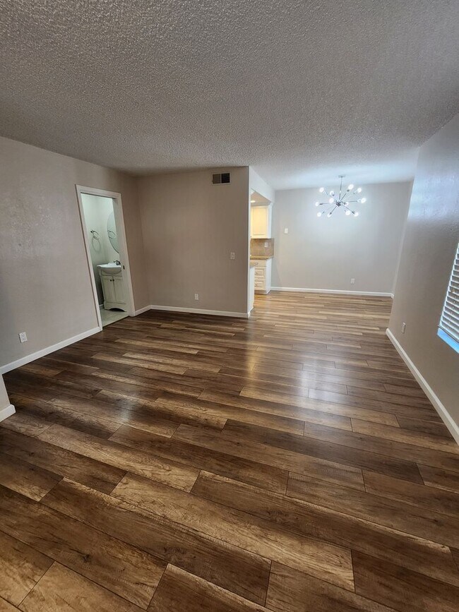 Foto del edificio - 1744 Longbranch Ave