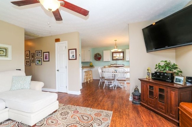 Building Photo - 3 br, 1 bath House - 222 Ridge Road