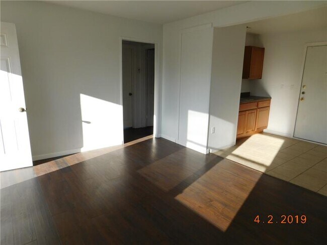 Building Photo - 407 North Dr