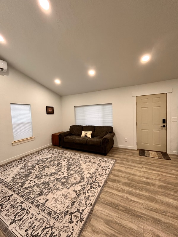 Foto del edificio - 826 Burton Ave