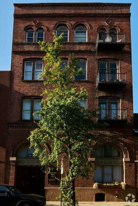 Building Photo - Beekman Place