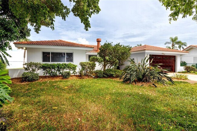 Building Photo - 2090 Iowa Ave NE