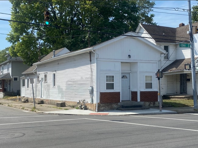 Building Photo - 846-848 Xenia Ave