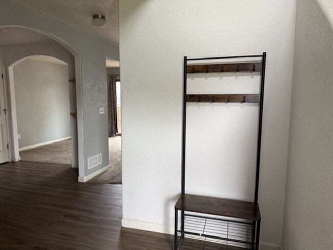 Foto del edificio - House For Lease