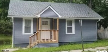 Building Photo - 13 New Hampshire St