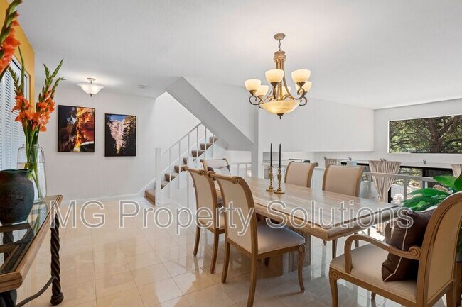 Building Photo - 37 Greenside Way