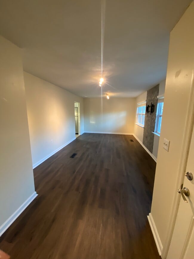 Photo - 319 Bermuda Rd House