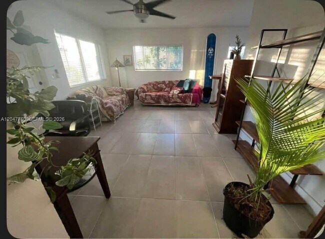 Foto del edificio - 227 SW 22nd Ave