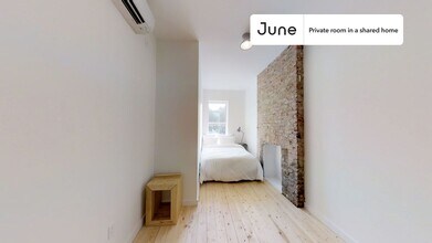 Building Photo - Room in Shared 2 bed/2 bath home