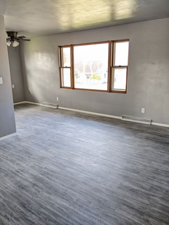 Foto del edificio - 1727 Silvercrest Dr