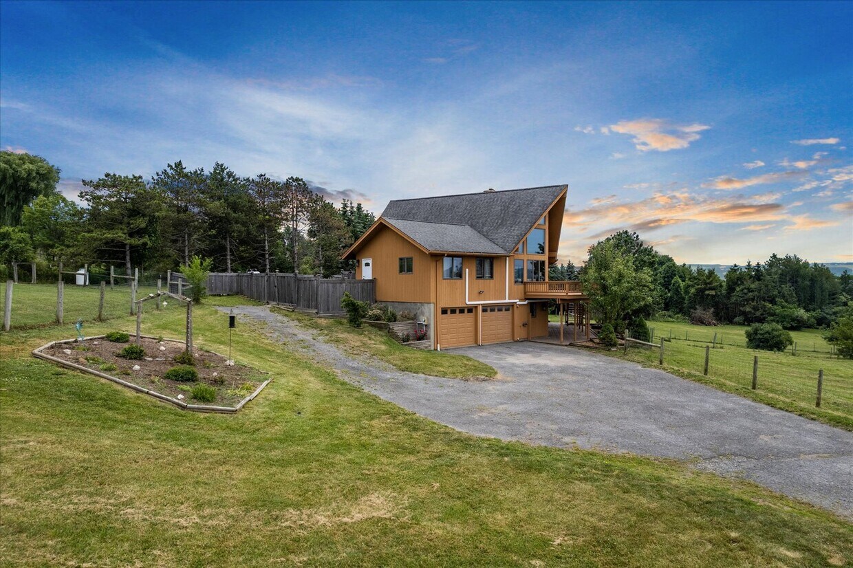 Primary Photo - 2660 Pine Grove Rd