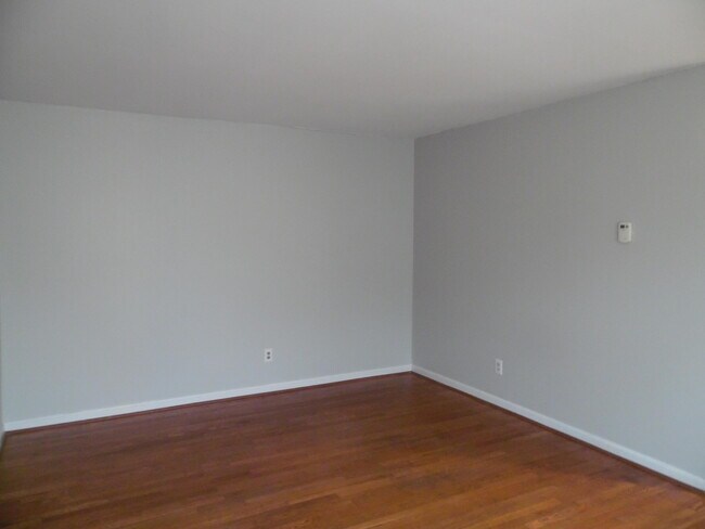 Foto del edificio - 2157 Cypress Dr