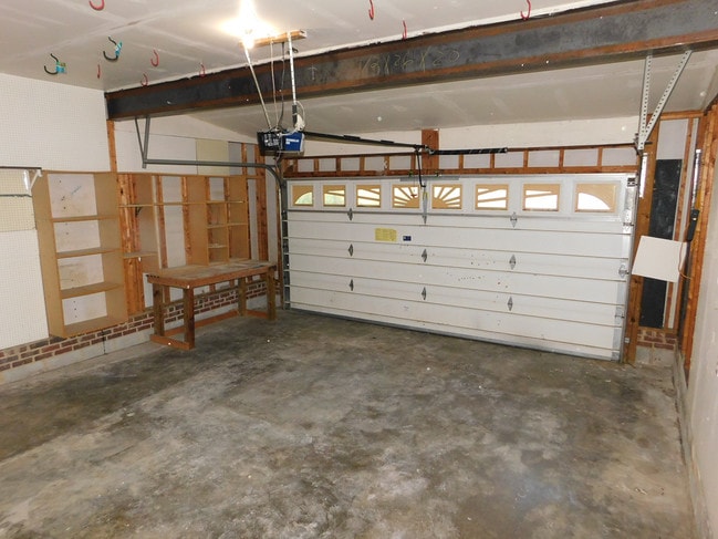 Building Photo - 882 Drogheda Pl