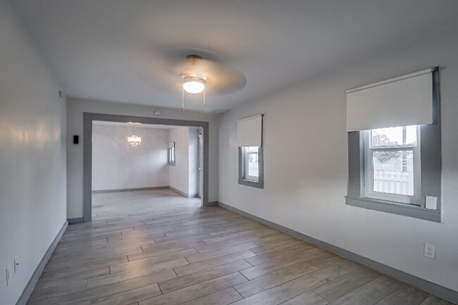 Foto del edificio - Cute & Cozy 2 Bedroom Home in Oleander Nei...