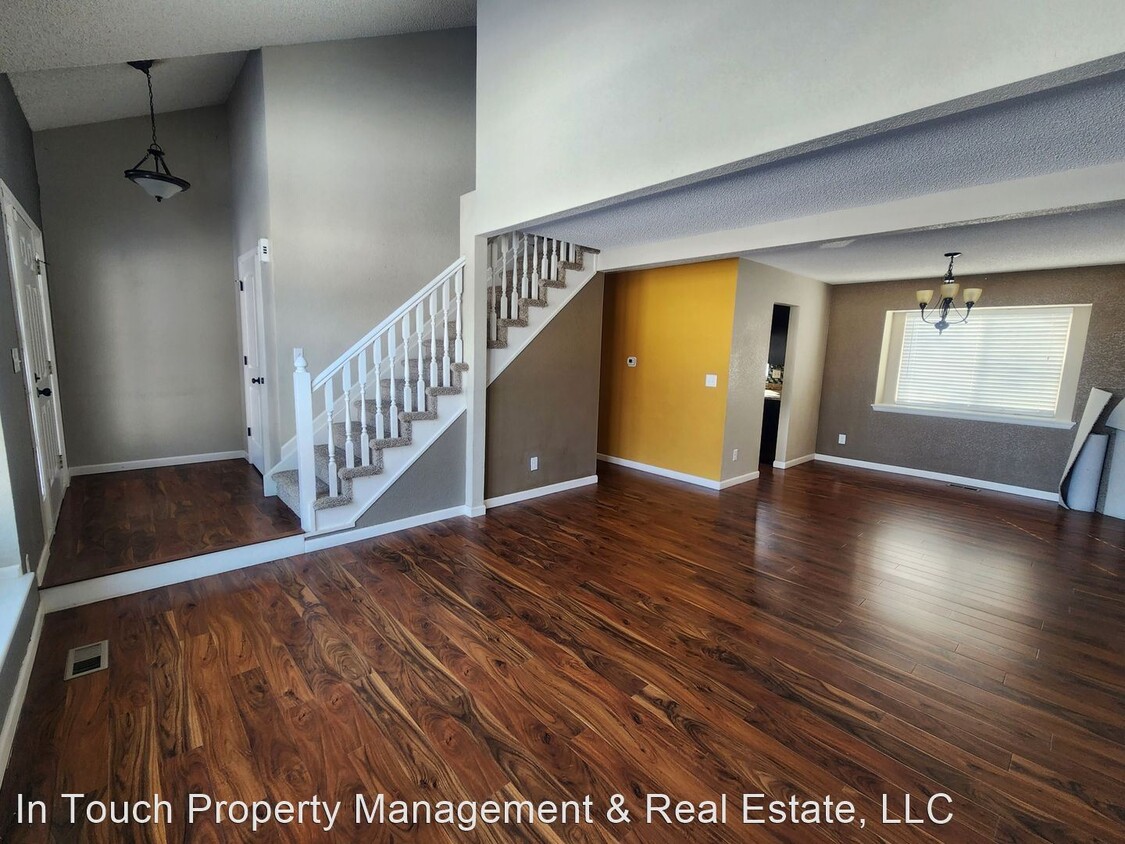 18972 E 44th Pl, Denver, CO 80249
