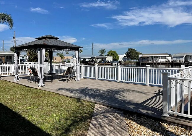 Foto del edificio - Fully Furnished 2 bedroom, 2 bathroom Home in Shelter Cove!