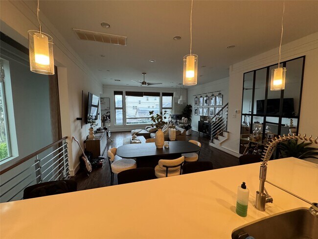 Foto del edificio - 5707 Schuler St