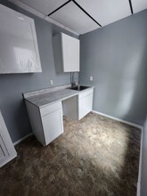 Building Photo - 815 W 17th St Building Photo - 815 W 17th St