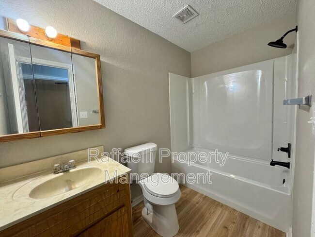 Foto del edificio - 1200 N Kings Hwy