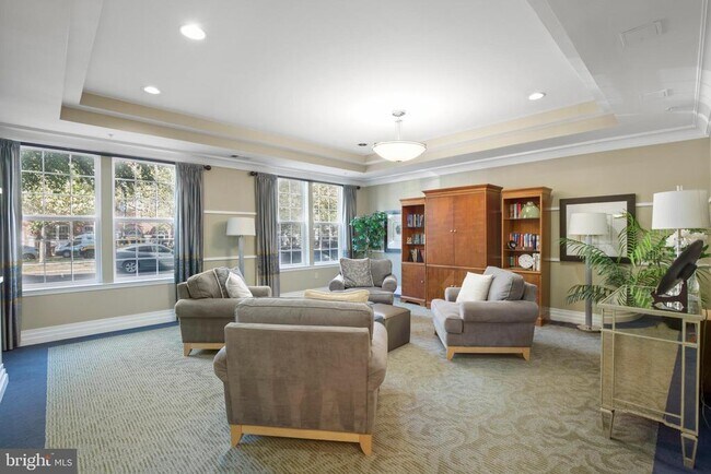 Foto del edificio - 4950 Brenman Park Dr