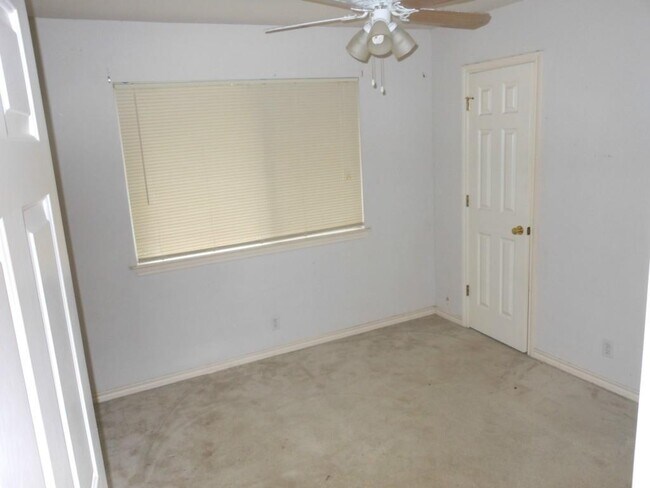 Building Photo - 13328 Water Oak Ln