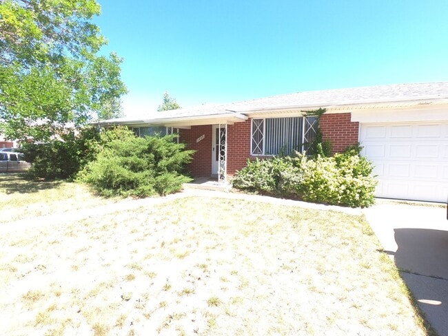 Building Photo - Corner Lot Brick Ranch in Broomfield, CO!