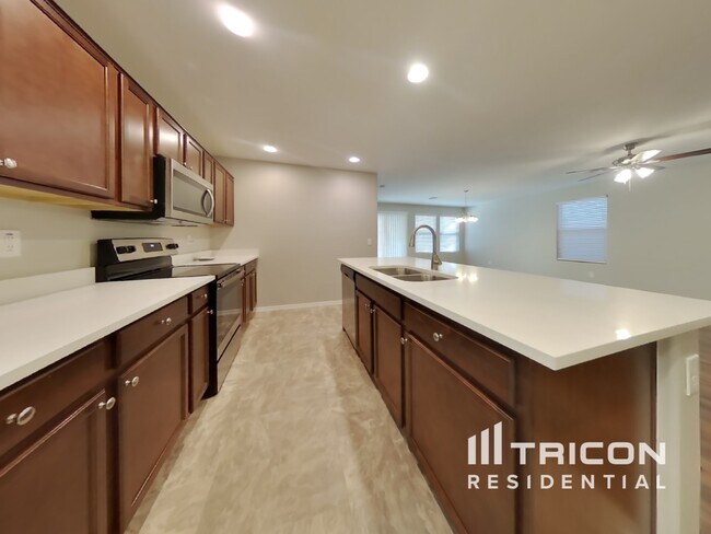 Building Photo - 11940 W El Cortez Pl