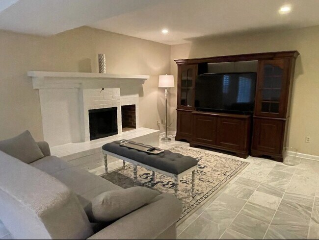 Foto del edificio - 6034 Chesterbrook Rd