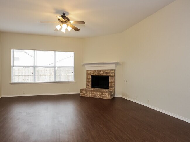 Building Photo - 2525 Tar Heel Dr