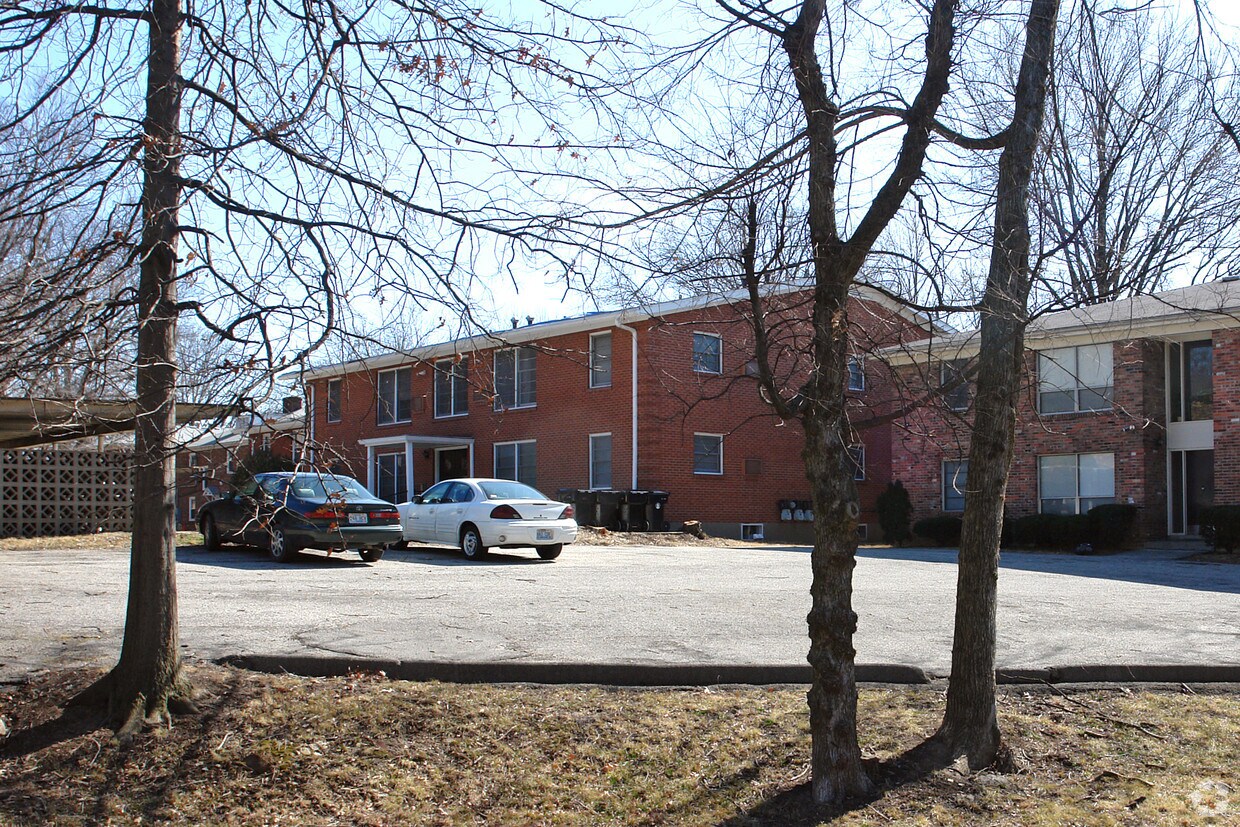 Building Photo - 2703 Brownsboro Rd