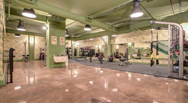 Building Photo - 1135 W Winona St