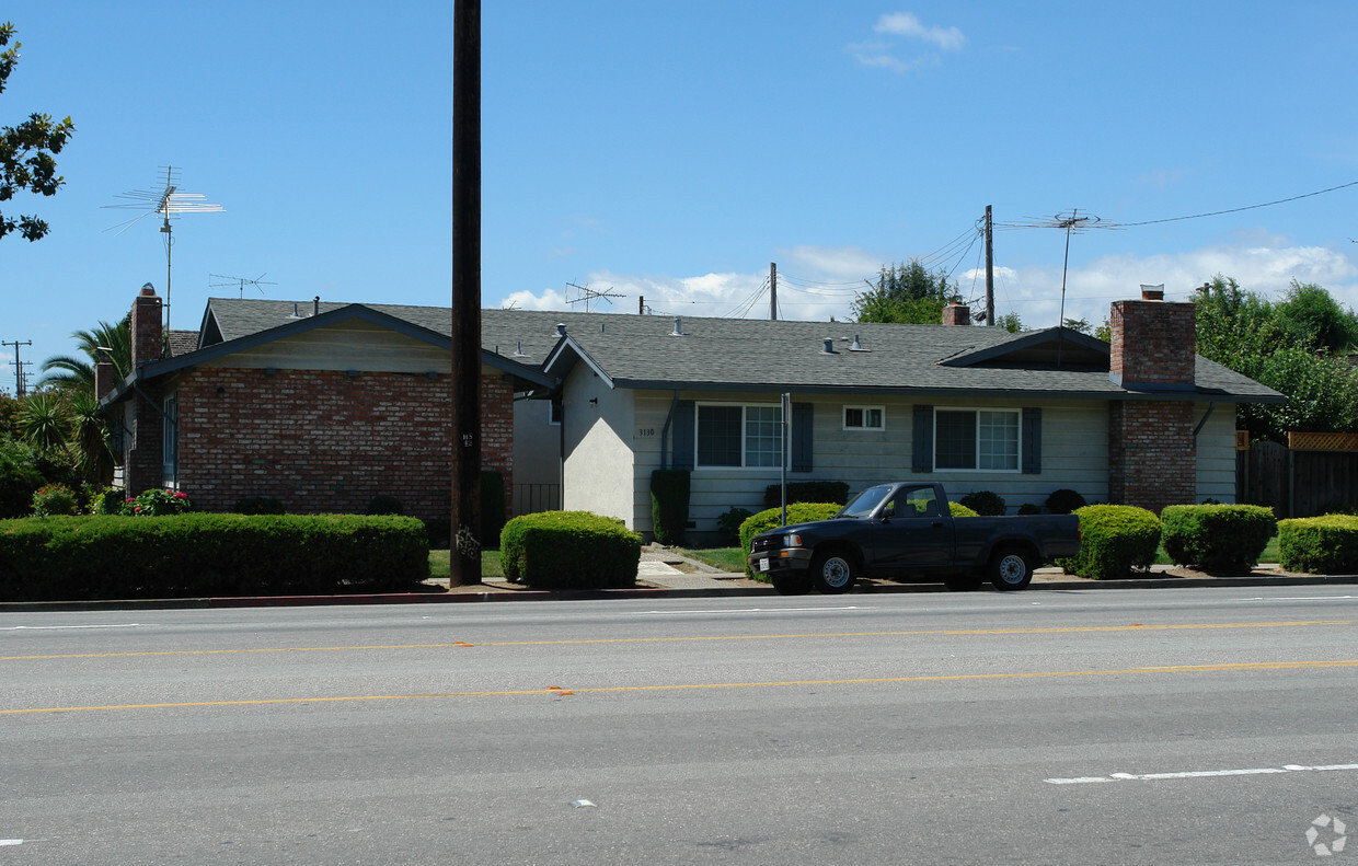 Building Photo - 3130 Homestead Rd