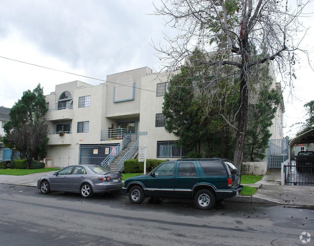 Primary Photo - 5253 Cartwright Ave
