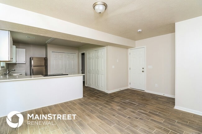 Building Photo - 517 Benson Hurst Dr SW