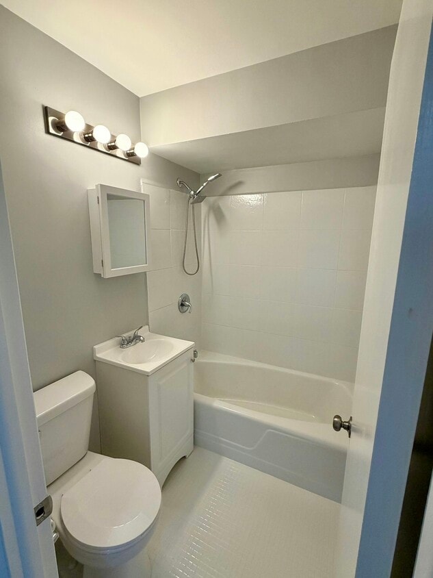 Building Photo - 2741 W 87th St