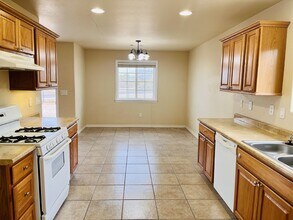 Building Photo - 61559 Desert Air Rd
