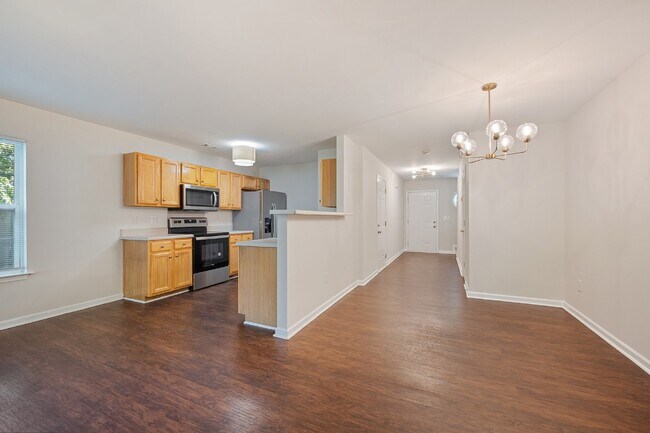 Building Photo - Great townhome in the Cotswold/Oakhurst area!
