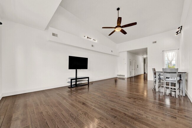 Foto del edificio - 1637 N 33rd St