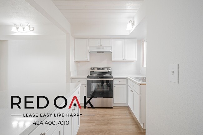 Building Photo - 855 S Citrus Ave