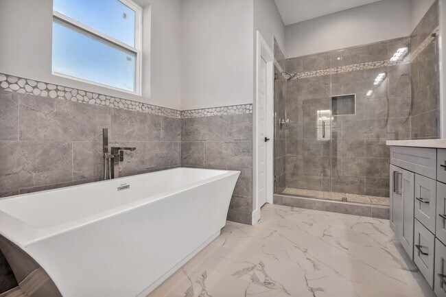 Foto del edificio - 4924 Winnetka St