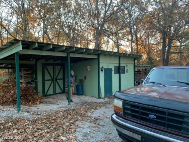 Building Photo - 3 br, 1.5 bath House - 14370 Highway T
