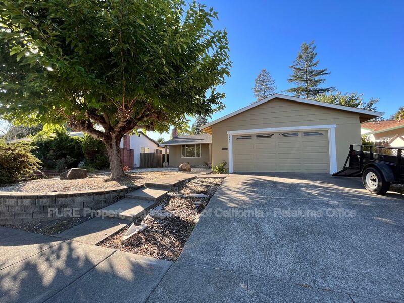 Primary Photo - 1447 Quail Dr