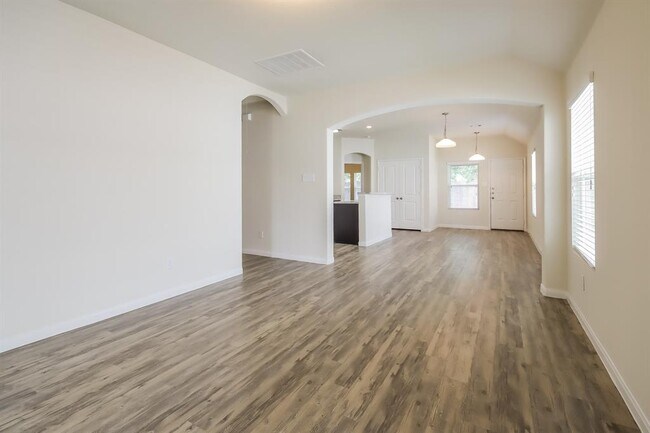 Building Photo - 13115 Withee Path Ln