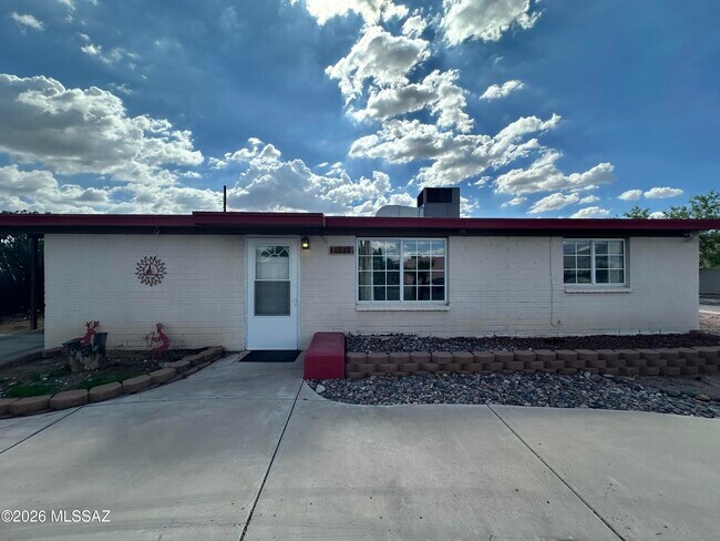 Building Photo - 4049 N Ray Pl