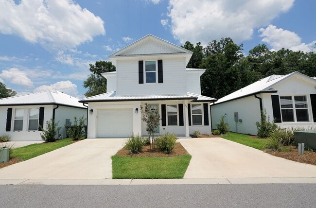 Building Photo - Newer Home in Valparaiso- Close to Eglin AFB