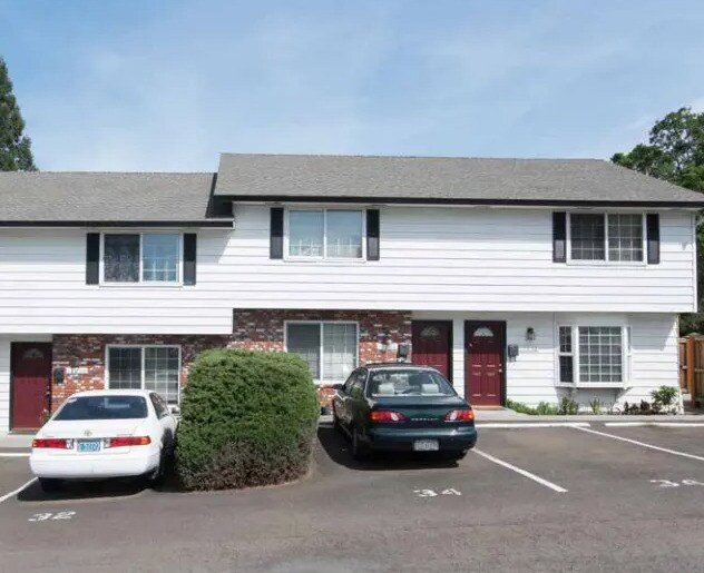 Building Photo - Oak HIll