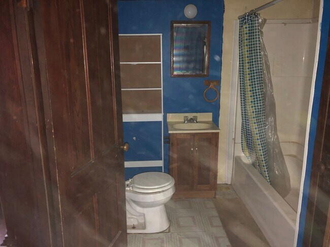 Foto del edificio - LEADWOOD - 2/3 BR / Garage/ off street par...