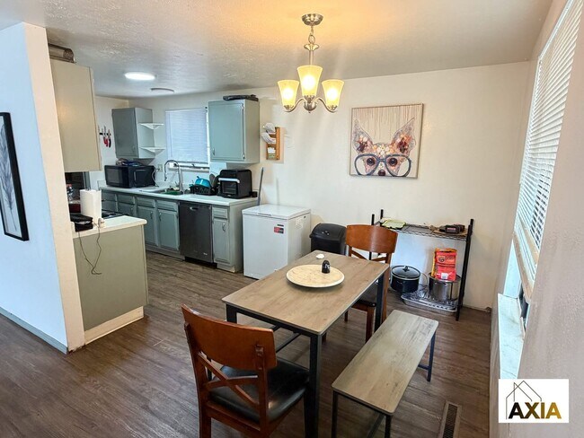 Foto del edificio - 2BD/1BA Home with Great Outdoor Space!