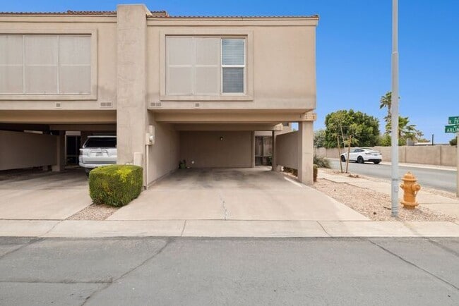 Building Photo - Casitas Chaparral