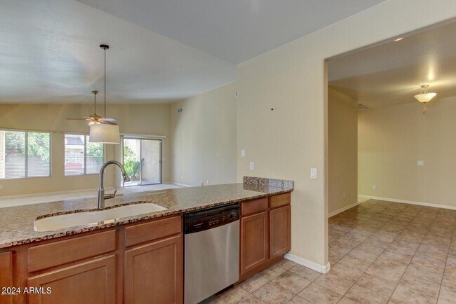 Foto del edificio - 12129 W Ironwood St